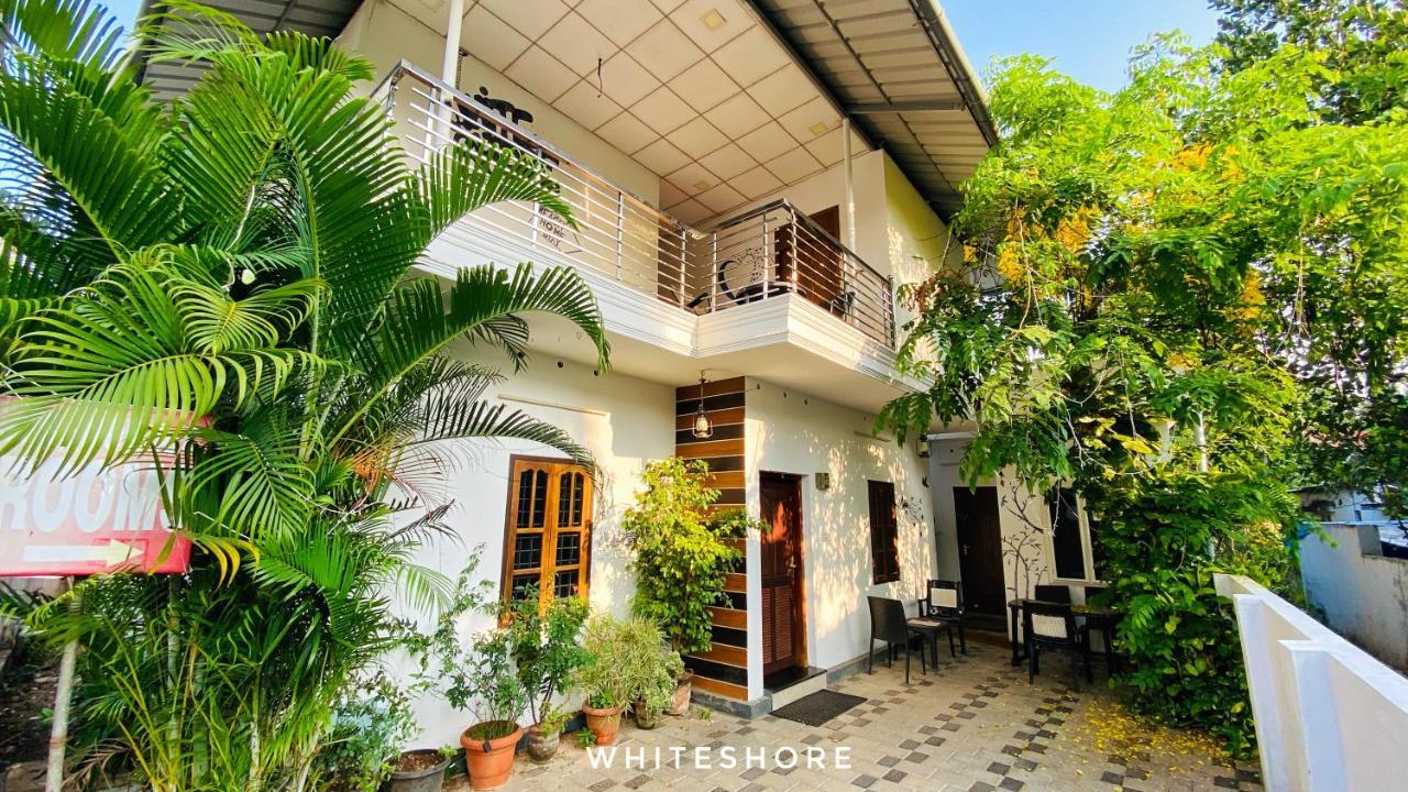 White Shore Beach Homestay Alappuzha Bagian luar foto